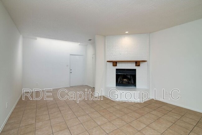 Building Photo - 1421 Weiler Blvd