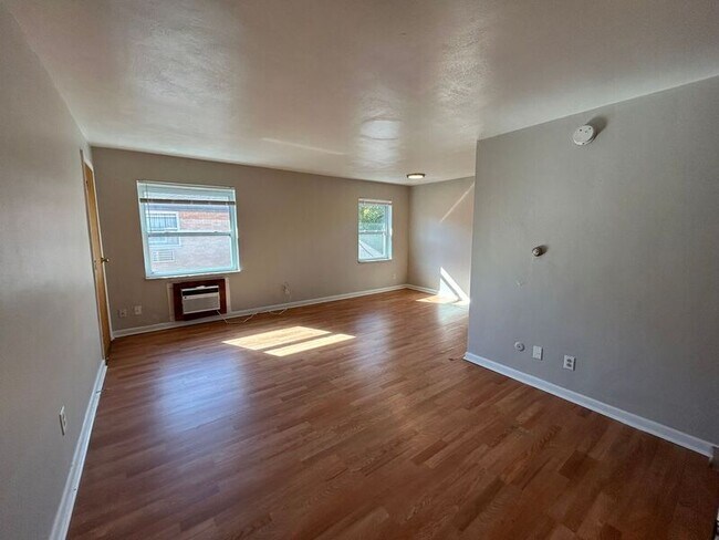 Building Photo - 2019 Malvern Ave
