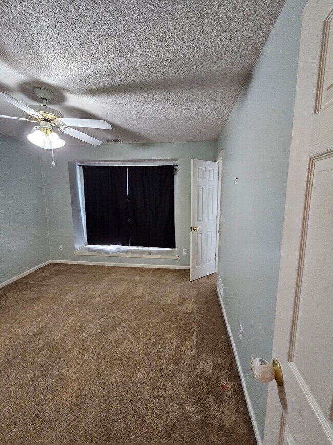 Foto del edificio - 14117 Parkhill Ln