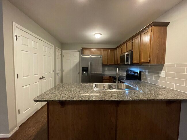 Building Photo - 3608 SW Deerfield Blvd