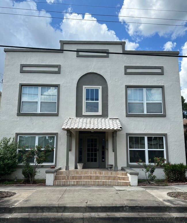 Building Photo - 2807 W Estrella St