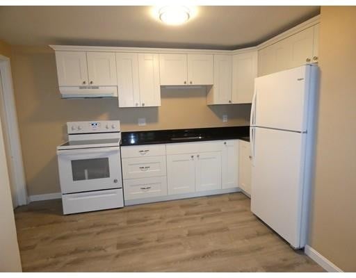 Building Photo - 33 Montvale Ave