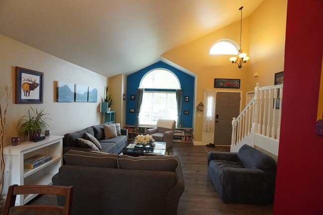 Building Photo - 3 Bedroom East Anchorage Home near JBER!