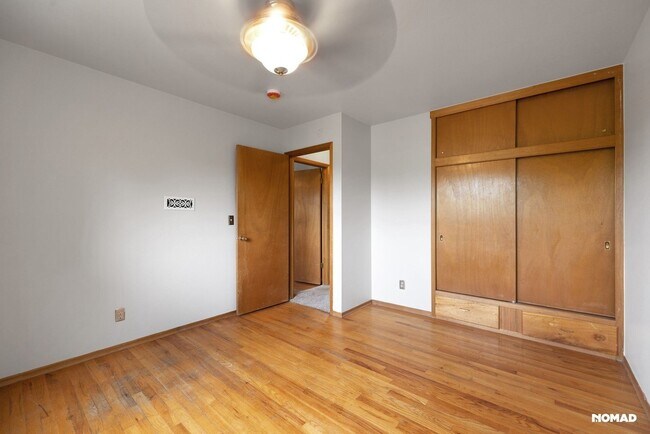 Building Photo - 3636 Royal Dr