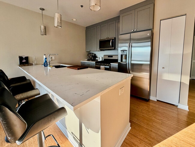 Building Photo - 303 W Ohio St