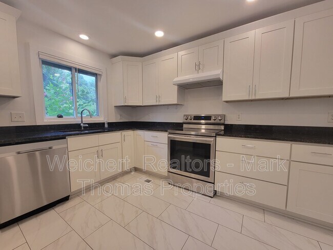 Foto del edificio - 111 Twisted Oak Pl