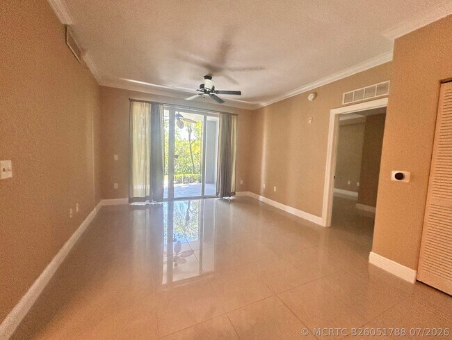 Foto del edificio - 1660 Renaissance Commons Blvd