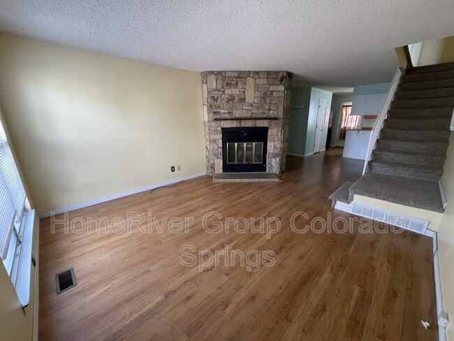 Building Photo - 3419 Queen Anne Way