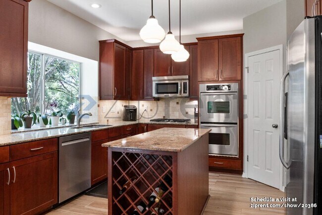 Foto del edificio - 1406 Dapplegrey Ln