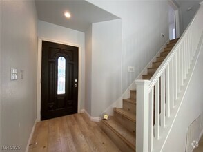 Building Photo - 808 Midpride St