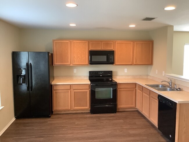 Building Photo - 1741 Trego Dr