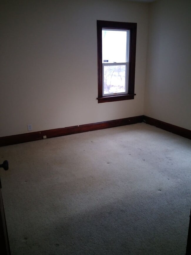 Building Photo - 3 Bedroom Home for Rent
