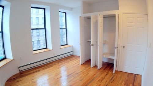Building Photo - 301 W 151st St