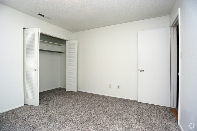 2HAB, 1BA - Greentree Village