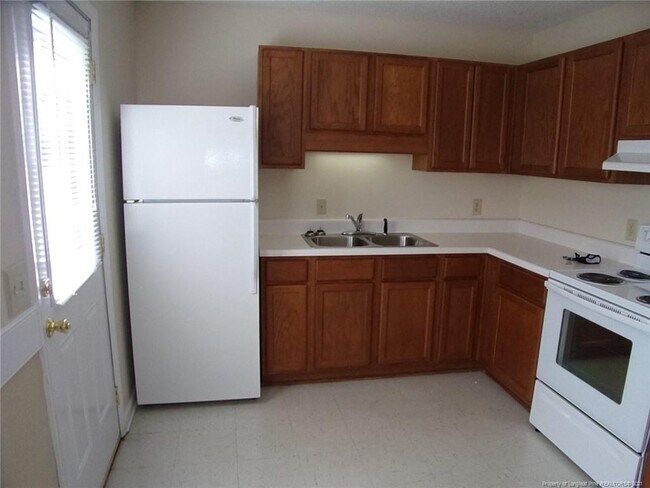 Building Photo - 4894 Fogarty Dr