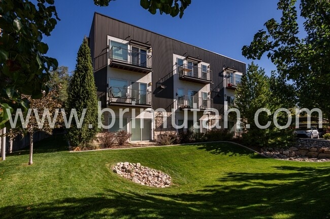 Building Photo - 3225 S 900 E