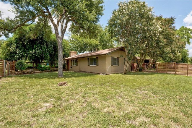 Building Photo - 2100 Rabb Glen St