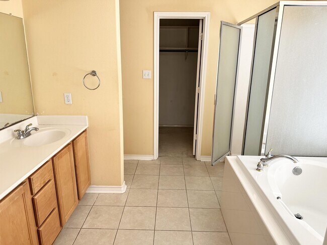 Foto del edificio - 7613 Bayonne Dr