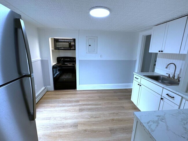 Foto del edificio - 10 Shelby Ln