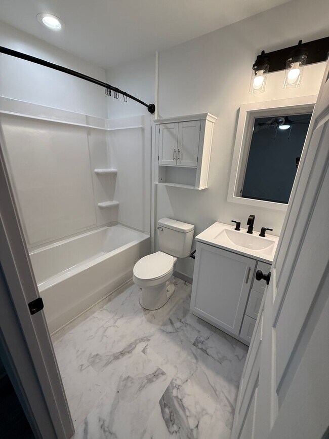 Building Photo - 111 A Camryns Way