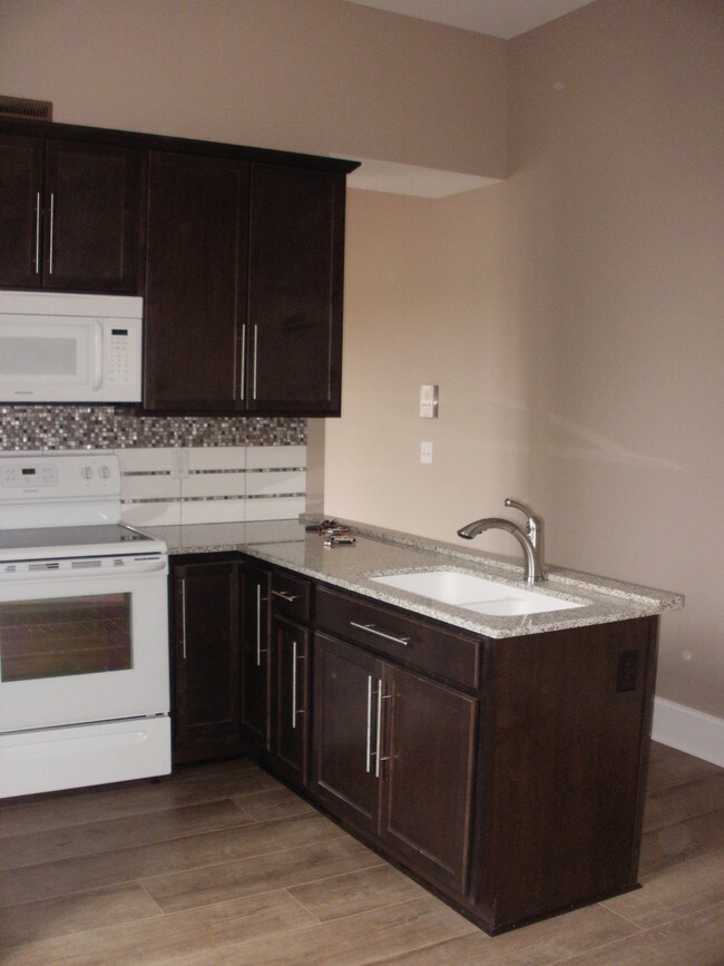 Kitchen - 109 Goundry St