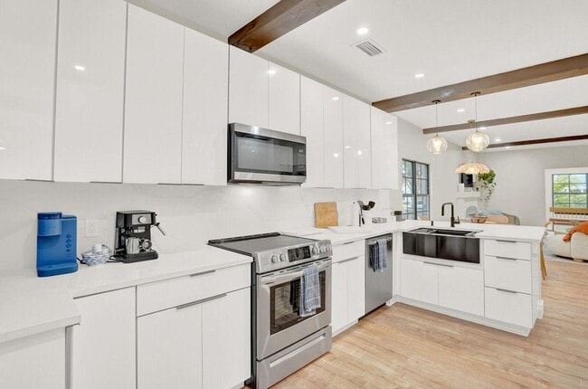 Photo - 727 Fernwood Dr House