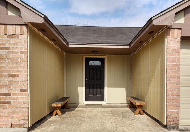 Building Photo - 16911 Manowar Ln