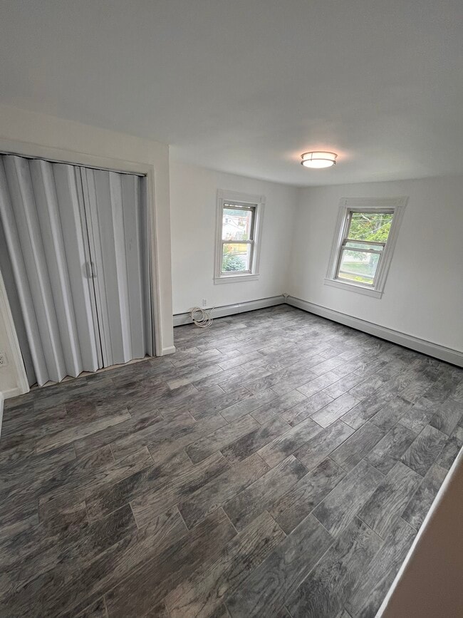 Foto del edificio - 349 Bellmore Rd