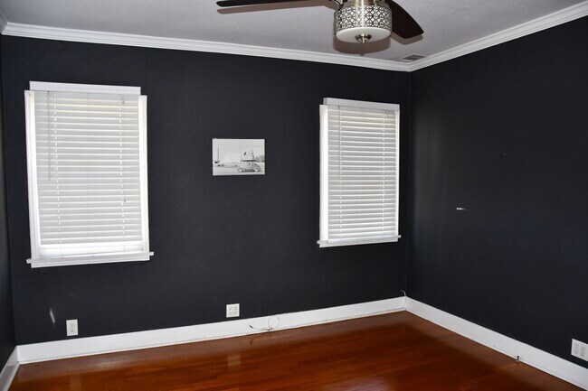 Foto del edificio - 629 W Culver Ave