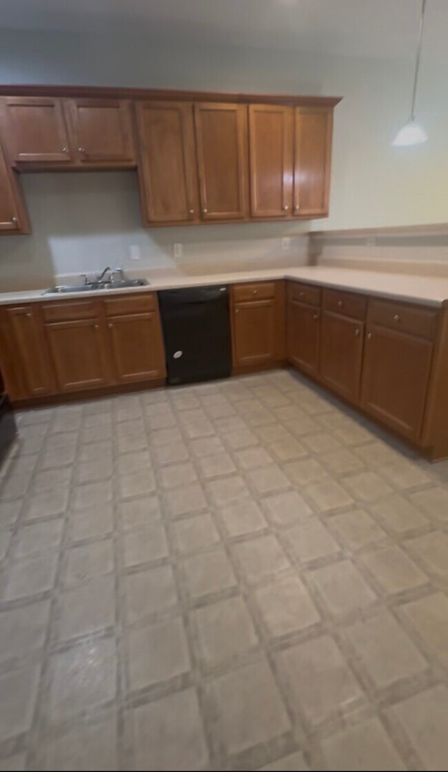 Foto del edificio - 8180 Oakley Cir