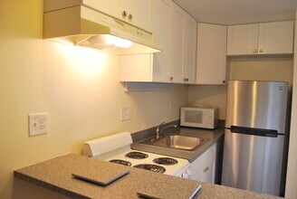 Building Photo - 1060 Kamehameha Hwy