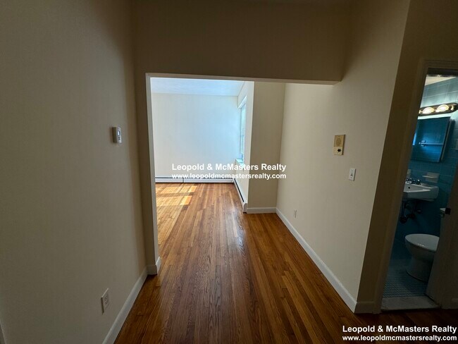 Foto del edificio - 64 Brighton Ave