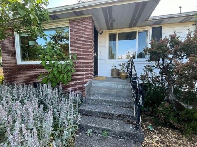 Foto del edificio - 12708 1st Ave NW