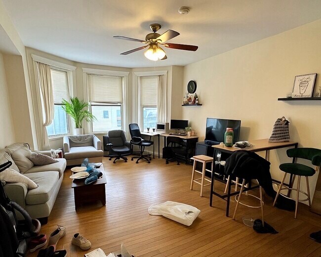 Building Photo - 20 Gibbs St