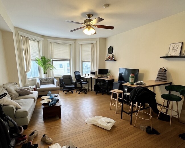 Building Photo - 20 Gibbs St