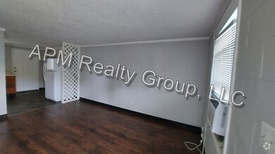 Building Photo - 2816a Howell Ct