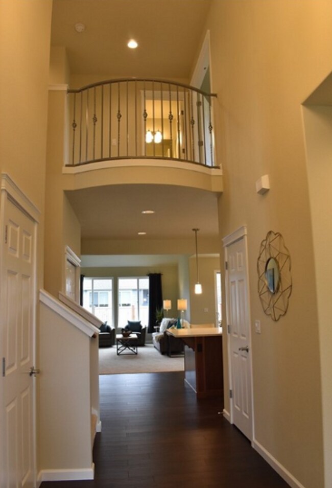 Foto del edificio - Main floor master suite! 4 bedroom luxury ...