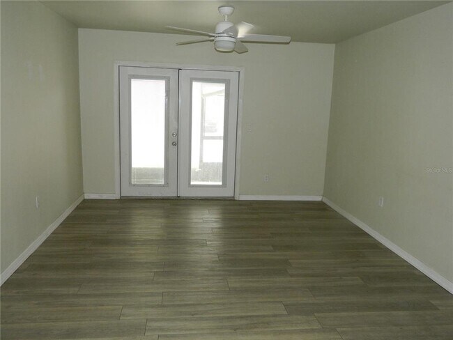Foto del edificio - 924 N Lake Destiny Rd