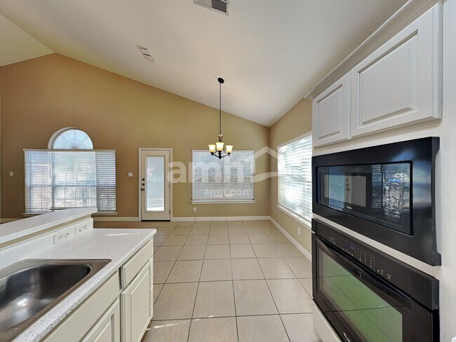 Foto del edificio - 14 Sweetwood