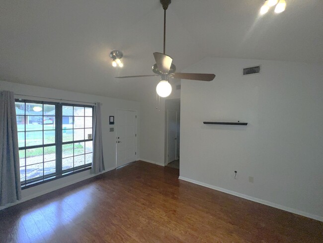 Photo - Siegen and Highland House