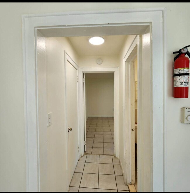 Foto del edificio - 27 Hillside Ave