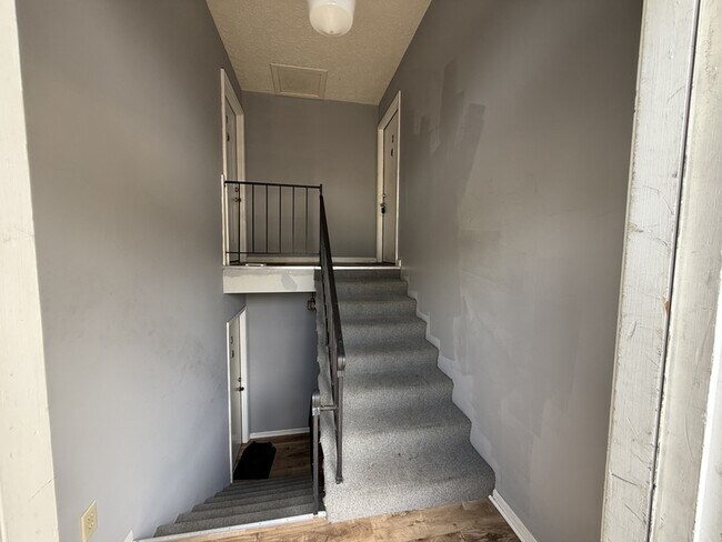 Foto del edificio - 714 S State St
