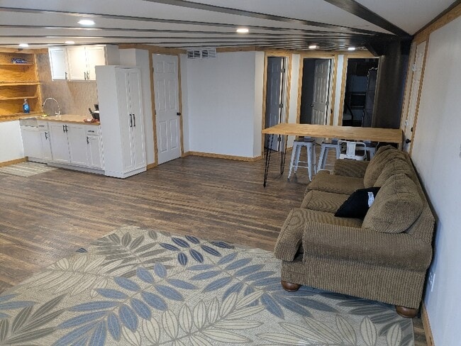 Building Photo - 526 Allen Dr