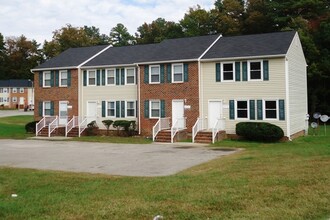 Building Photo - 6532 Commons Dr