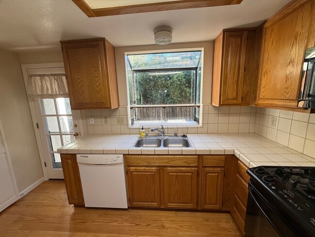 Foto del edificio - Cambrian 3 bedroom 2.5 Bath Home, Nice Court Location,