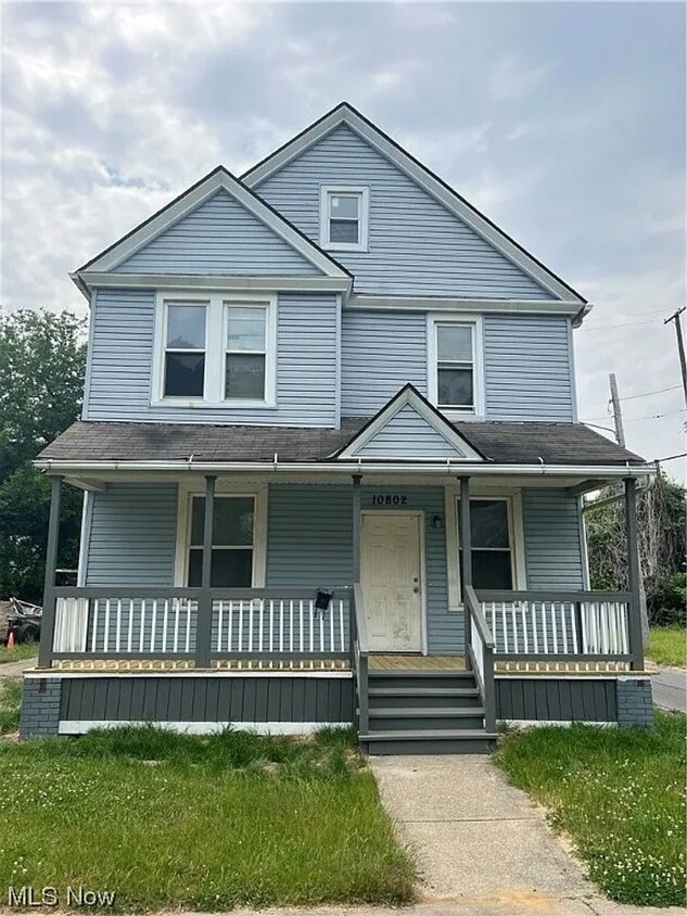 Primary Photo - Lovely 4 Bedroom 2 Bathroom House in Cleve...