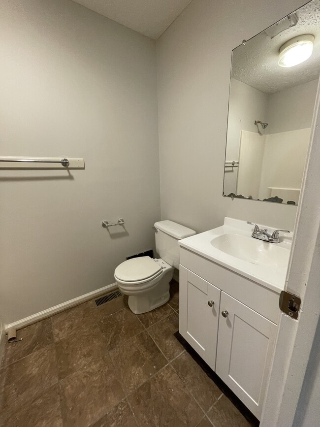 Building Photo - 139 Cedar Crest Dr
