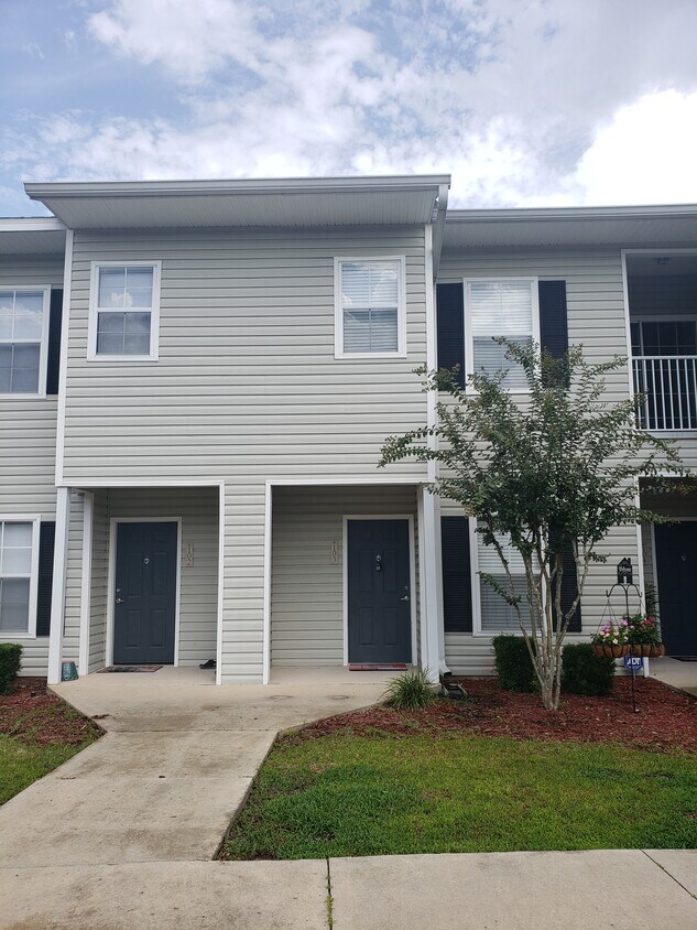Foto principal - 4335 NW 48th St
