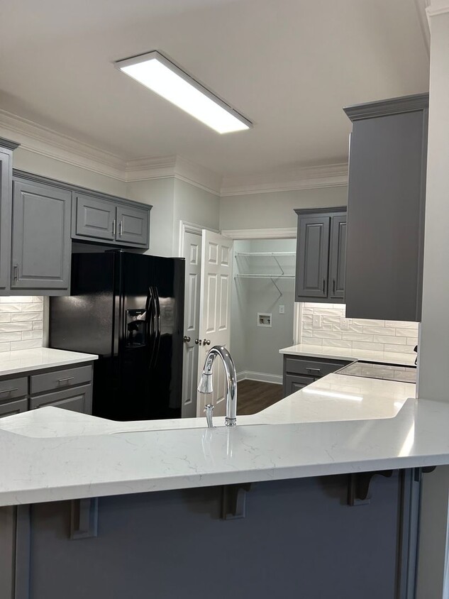 Primary Photo - Renovated 3 bedroom 2.5 bath with 2 car ga...