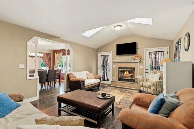 Living Room - 511 Krause Ave